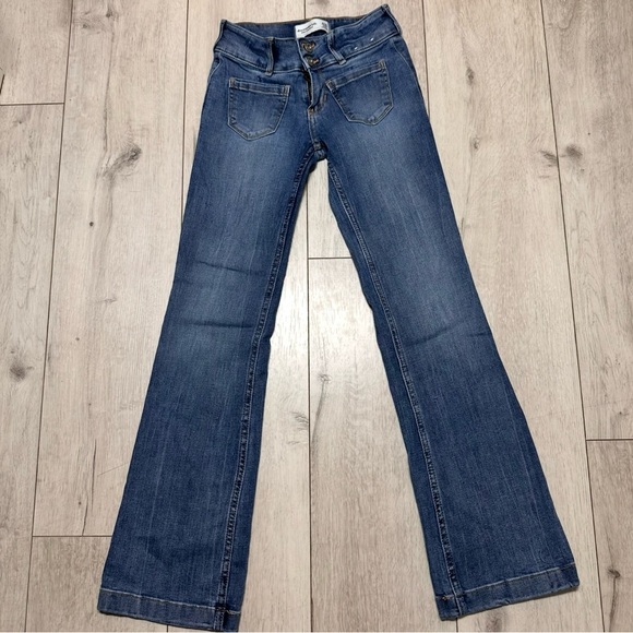 Adorable Abercrombie Kids Blue Flare Jeans Size 9/10 Long - Picture 1 of 4